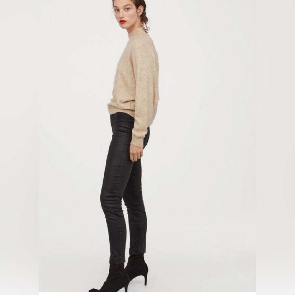 H&M Black Metallic Ankle Length Leggings / Pull on Pants - Size 8